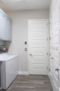 laundry room-diy-painted-cabinets